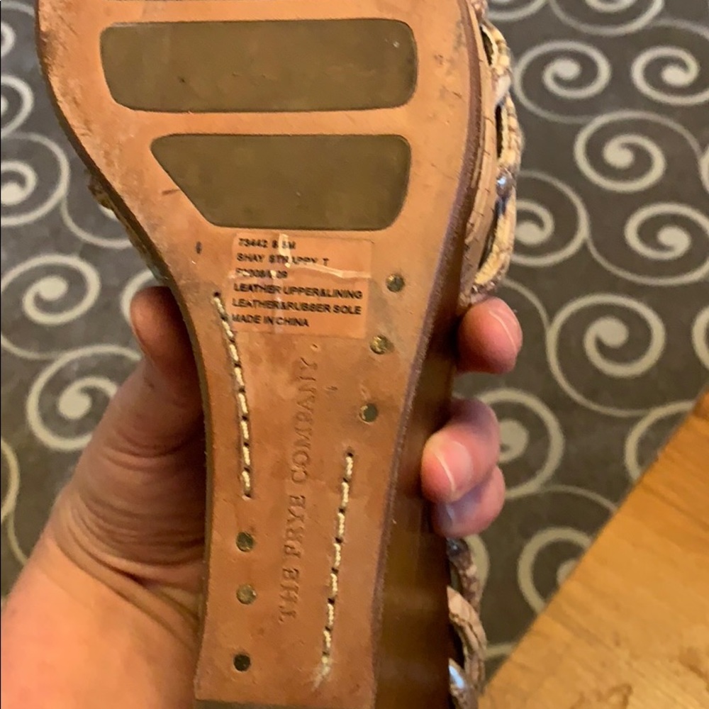 frye - Picture 4 of 4